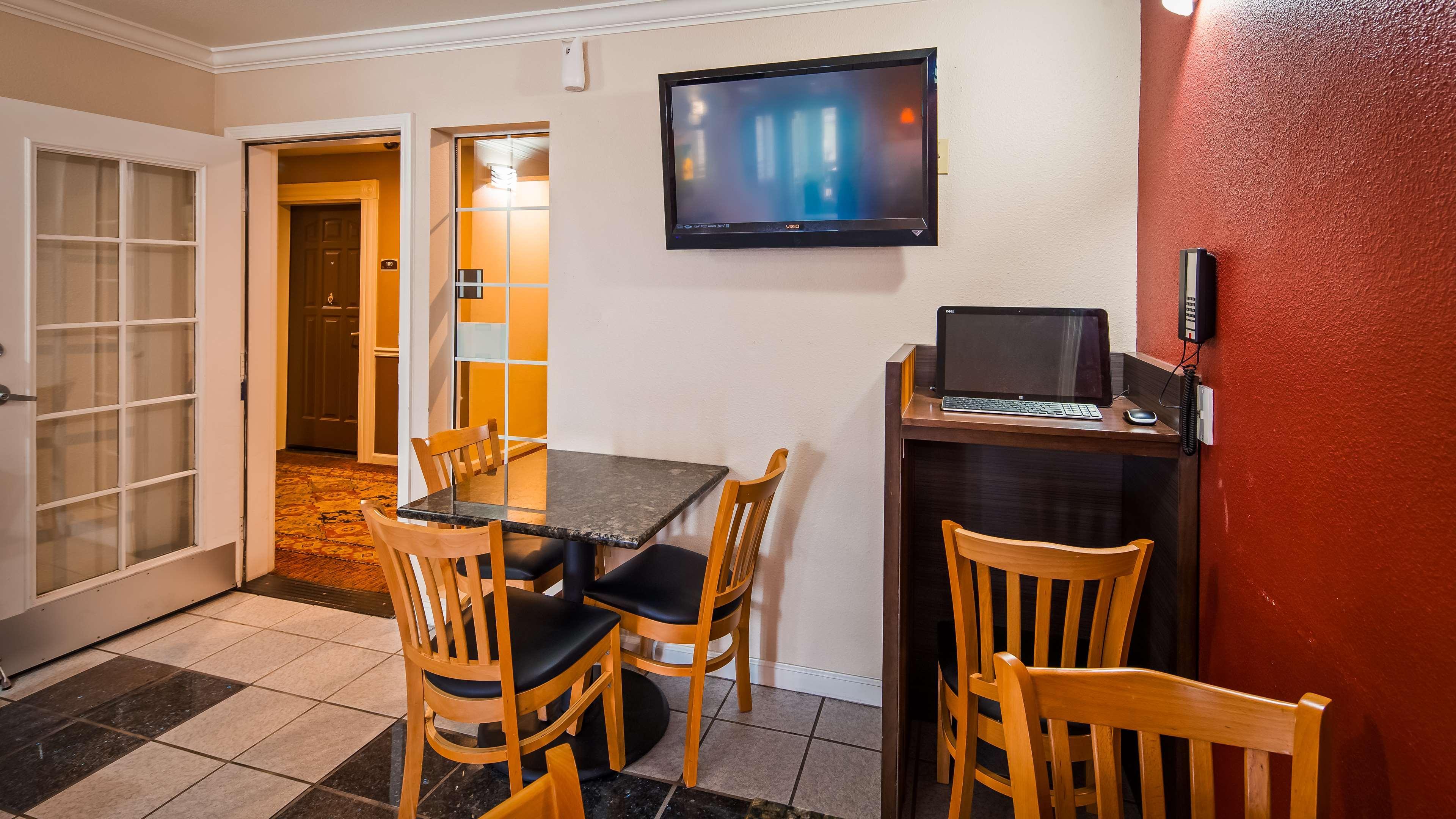 Best Western Americana Dinuba Buitenkant foto